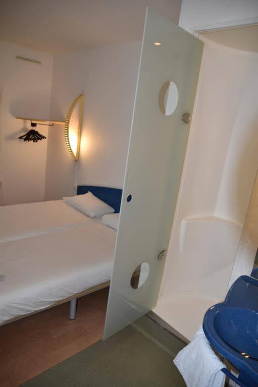 Ibis Budget Rochefort ภายนอก รูปภาพ
