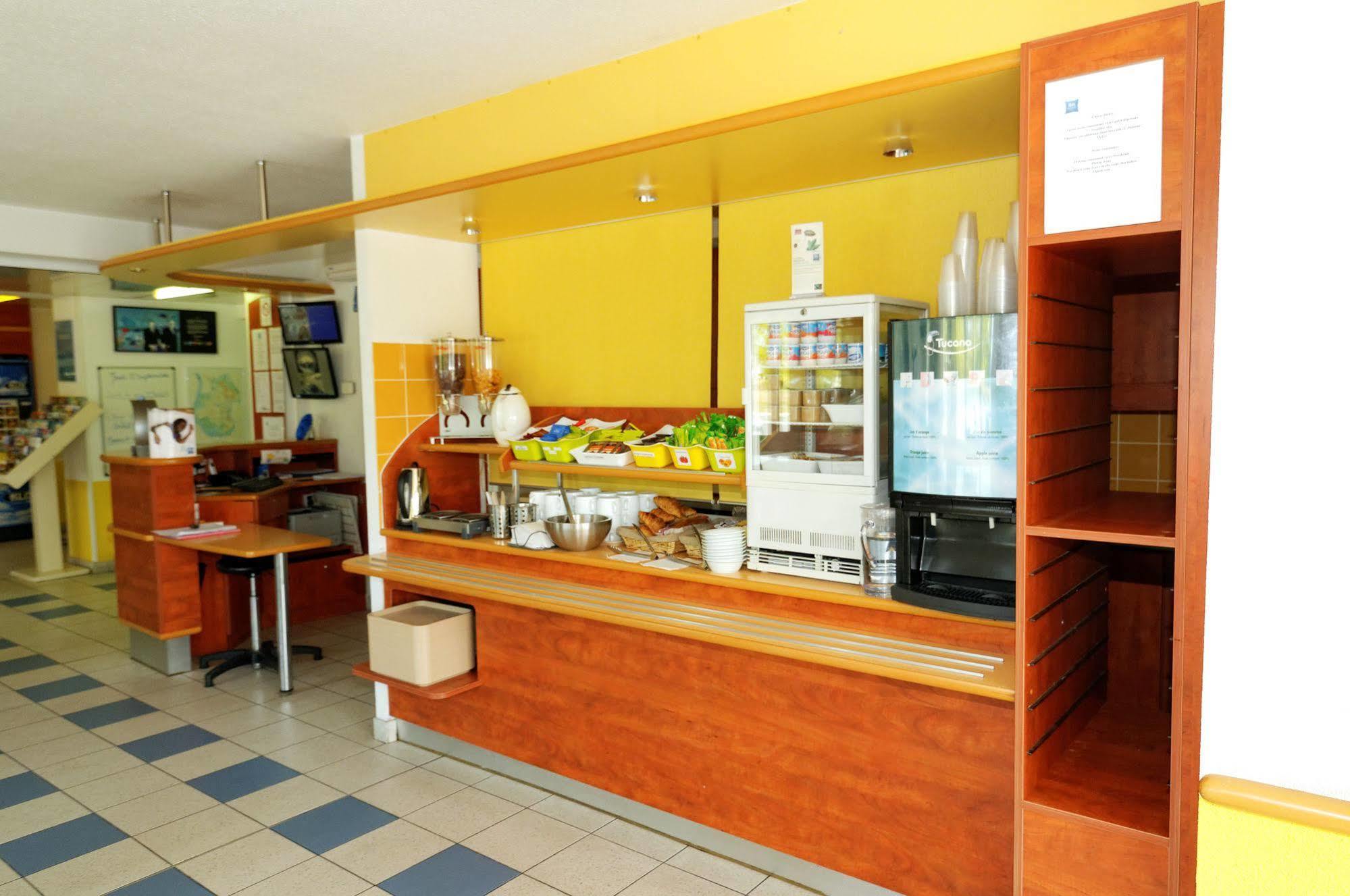 Ibis Budget Rochefort ภายนอก รูปภาพ
